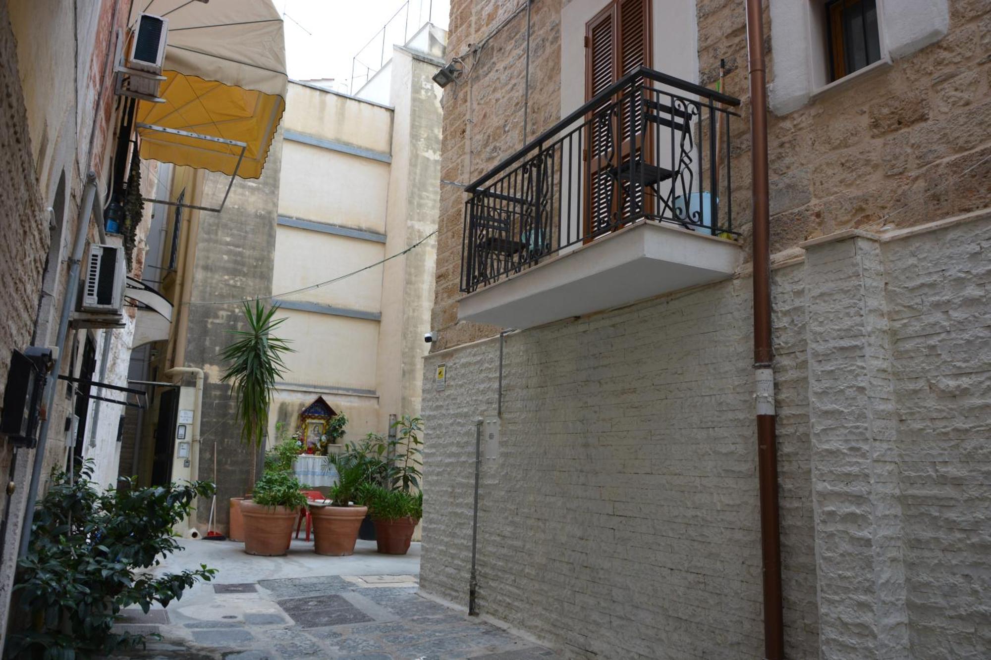 Dimora Del Carmine Hotel Bari Exterior photo