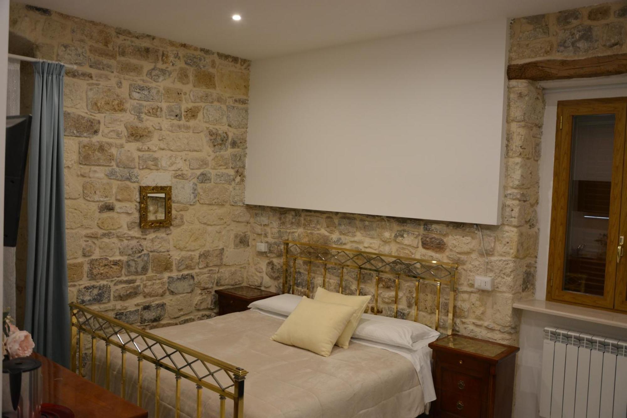 Dimora Del Carmine Hotel Bari Exterior photo